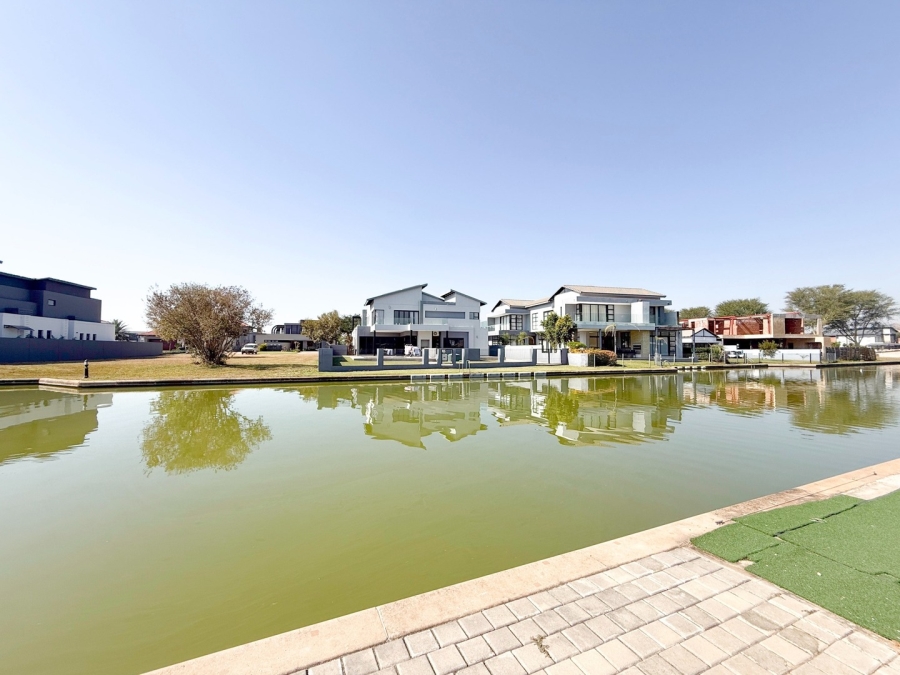 4 Bedroom Property for Sale in The Islands Estates North West